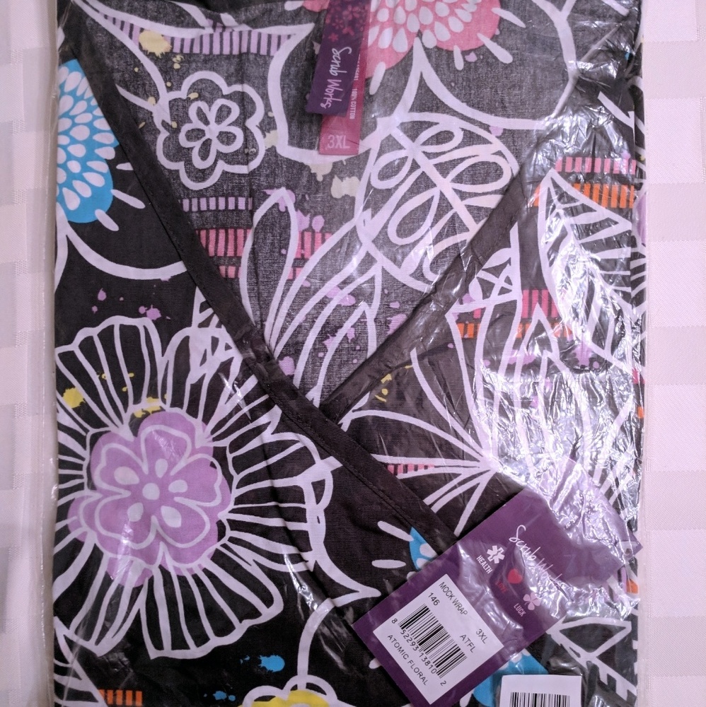 Scrub Works NWT 146 Mock Wrap Scrubs Top